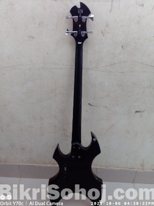 Bass guiter
